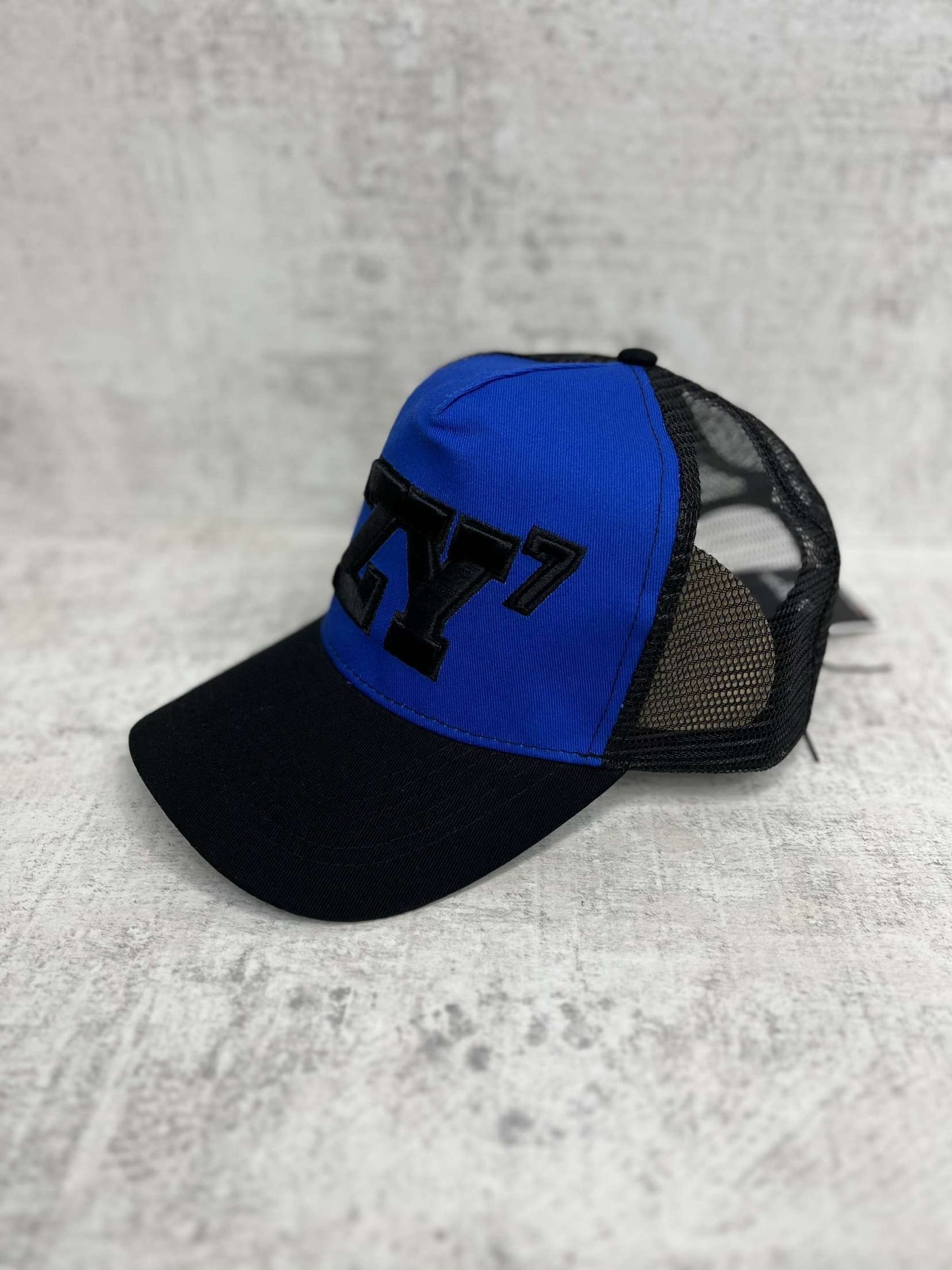 ZENY7 (BLACK & BLUE TRUCKER CAP)
